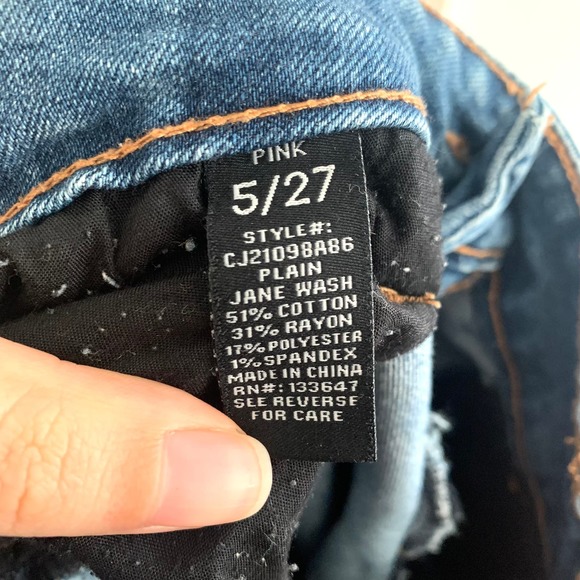 3/$15 Celebrity Pink Embellished Distressed Jeans in Plain Jane Medium Wash - Picture 8 of 9